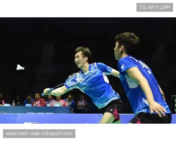 羽毛球接杀反抽,节奏快到看不清 羽毛球接杀反抽,节奏快到看不清