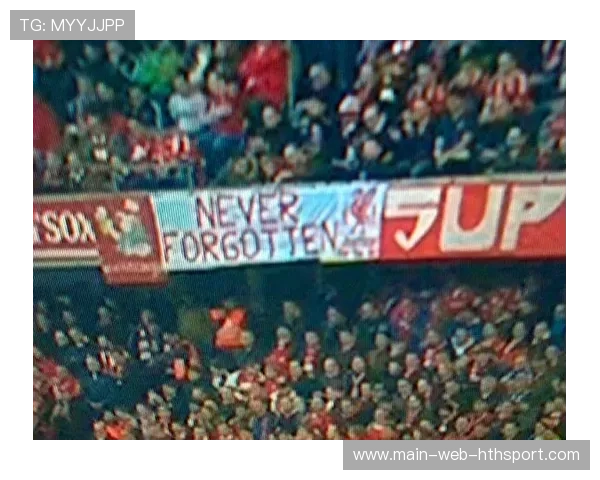 利物浦后腰扫荡到位，中路空间被封死，利物浦never walk alone